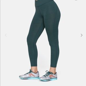7/8 Flex Leggings in evergreen